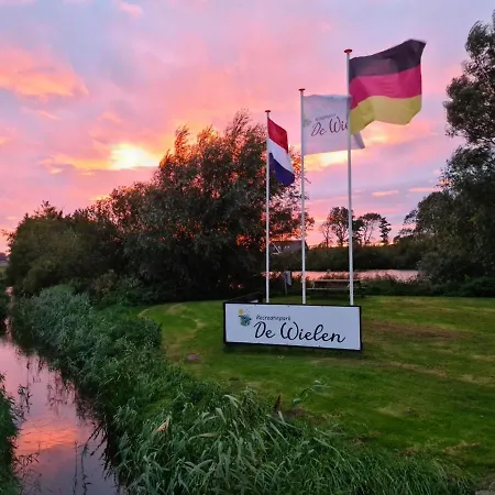 아파트 2a Op Recreatiepark De Wielen